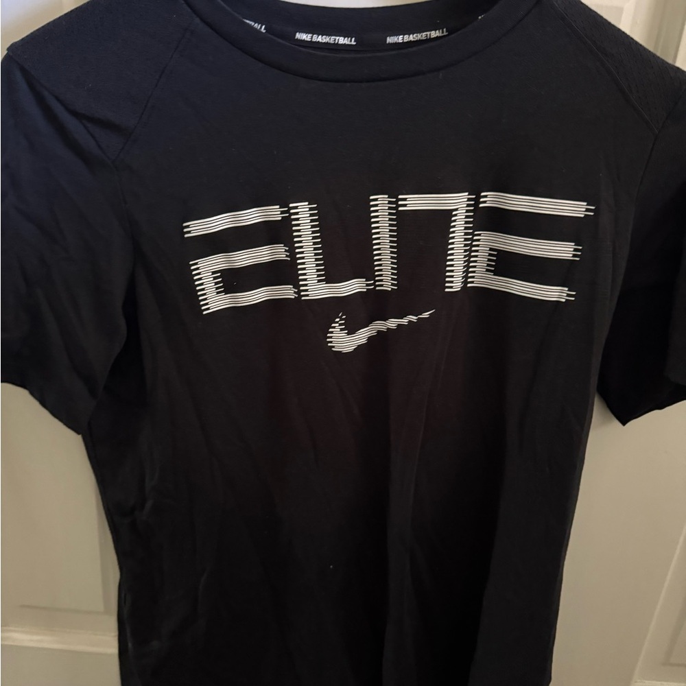 Nike Boys XL Black Elite Basketball T-Shirt